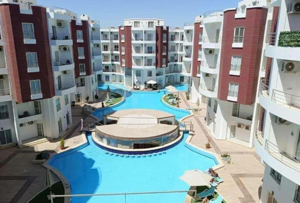 In Aqua Palms * Gurdaka